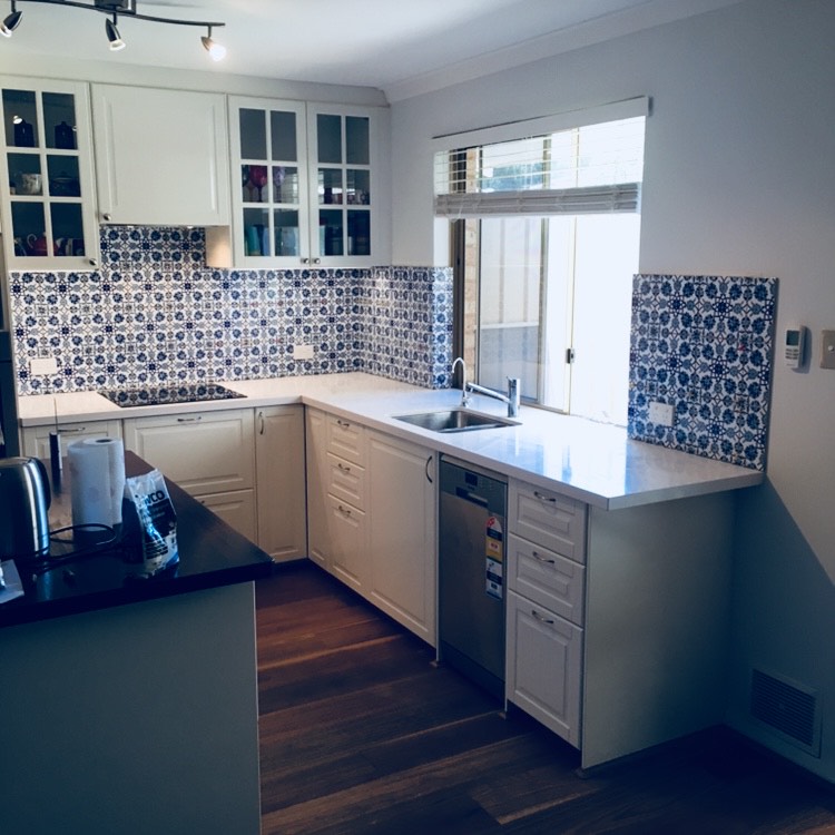 feature tiling WA